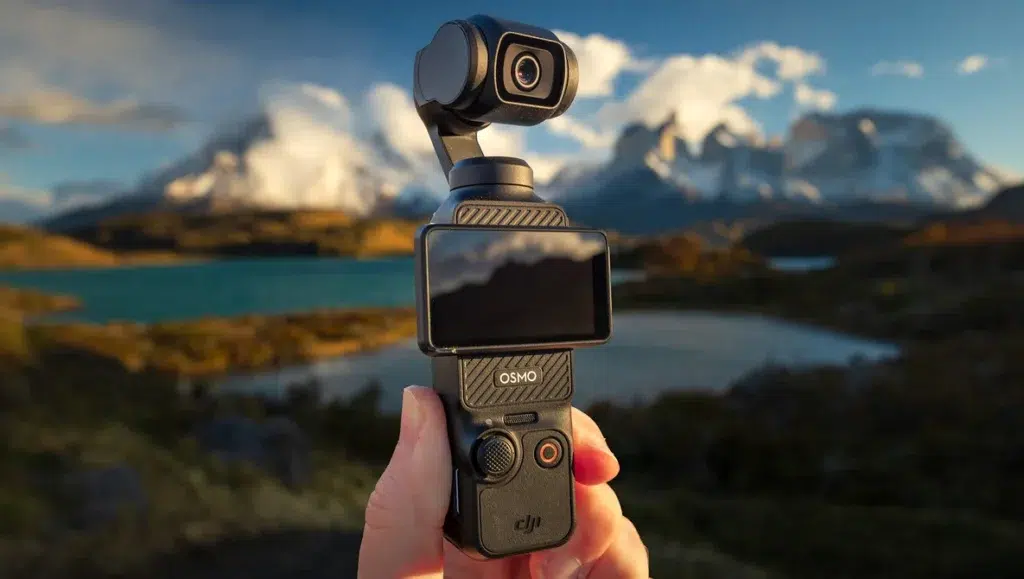 DJI Osmo Pocket 3 in hand